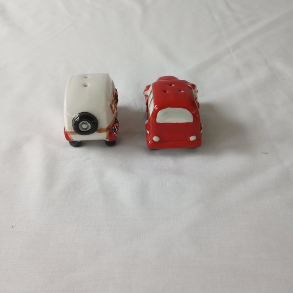 NWT Ceramic Red Vehicle & Camping Trailer Salt & Pepper Set- - Picture 7 of 13